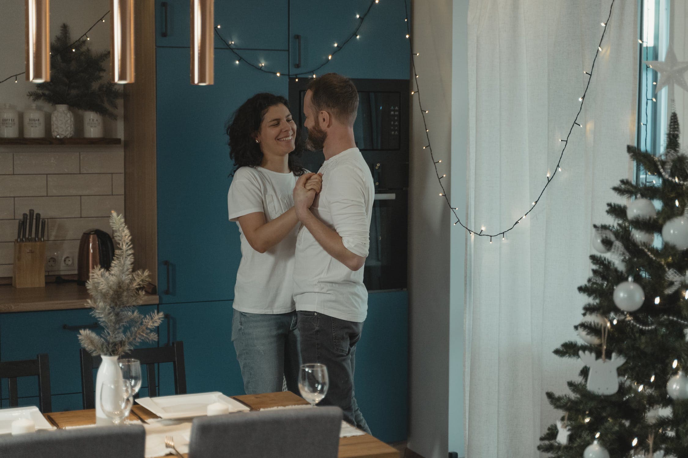 Zo maak je je woonkamer gezellig in de wintermaanden